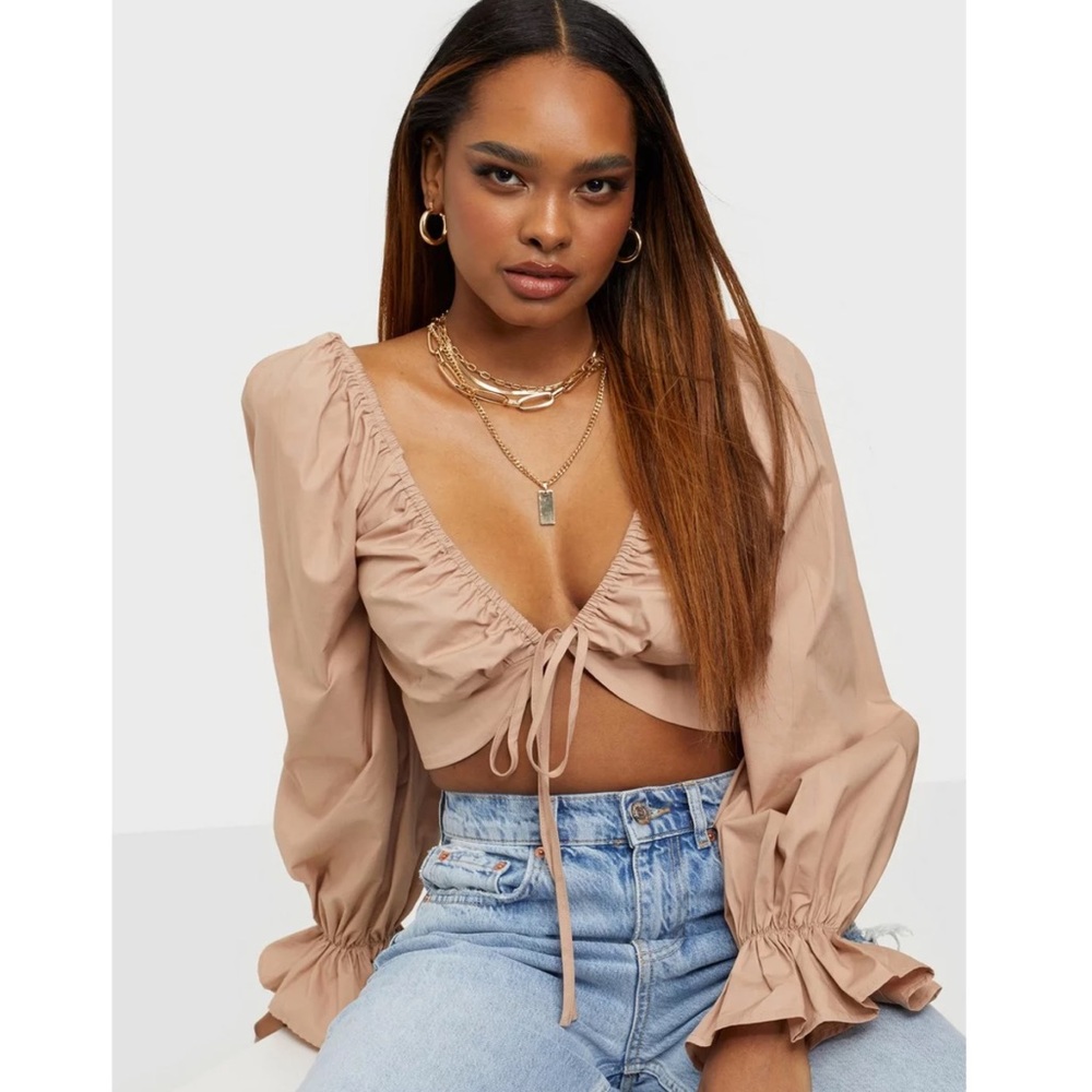 TIE FRONT CROP TOP